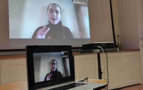 Katerina Sanchez-Schilling speaking to students virtually via Zoom